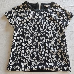 Banana Republic short sleeve abstract patterned top blouse medium textured